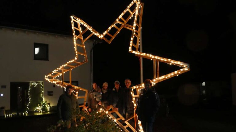 Rustikaler Stern aus Holzböcken – so gestaltest du deine einzigartige Weihnachtsdeko